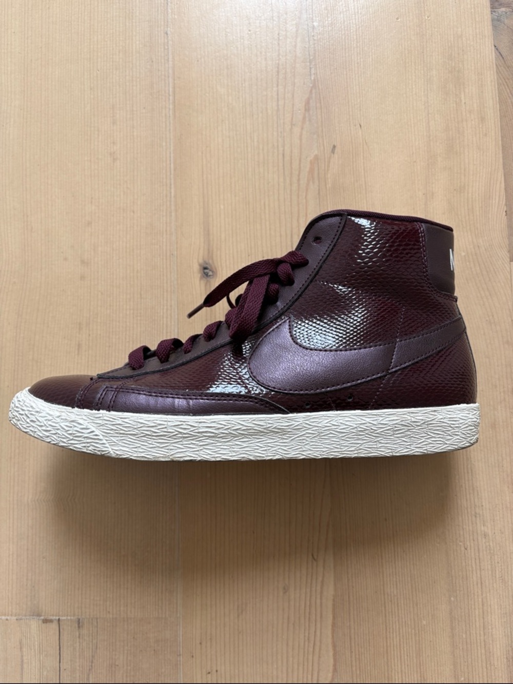 Nike Burgundy Red Purple High-Top Snake Sneakers - Blazer Mid J. Crew - Size 9